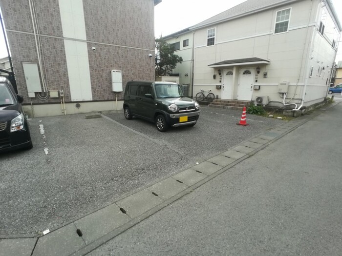 20/28 駐車場