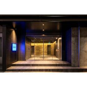 16/16 エントランス