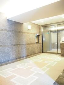 16/16 エントランス