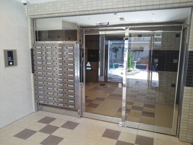 14/20 エントランス