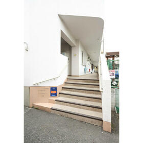 15/16 エントランス