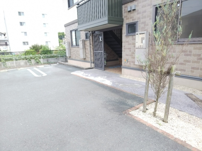 18/25 エントランス