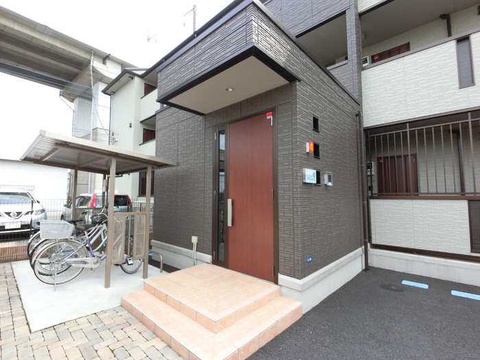 18/24 エントランス