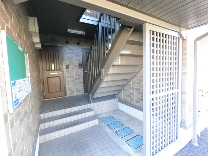 16/20 エントランス