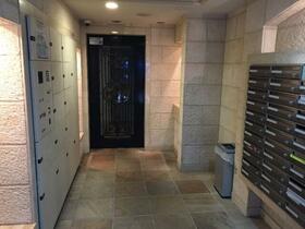 14/14 エントランス