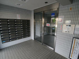 15/15 エントランス