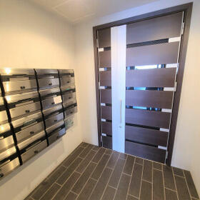 15/15 エントランス