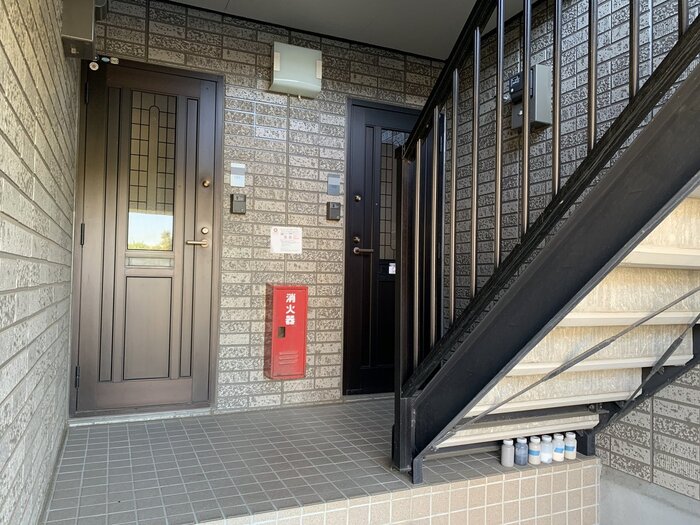18/19 エントランス