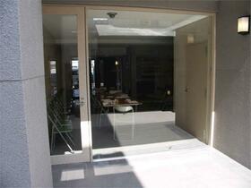 2/2 エントランス