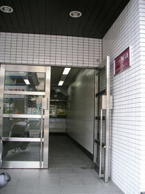 13/13 エントランス