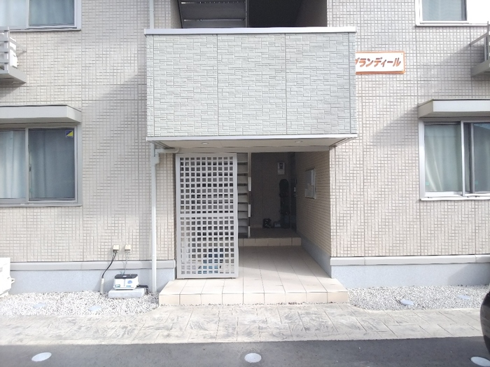 14/23 エントランス