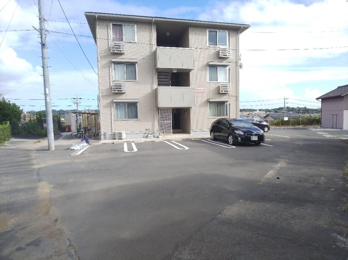 15/23 駐車場