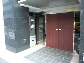 16/16 エントランス