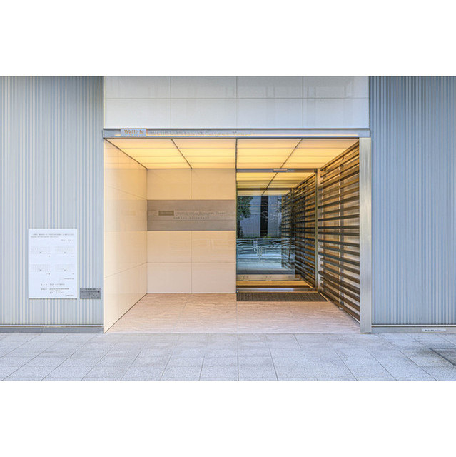 18/28 エントランス