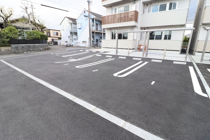 2/5 駐車場