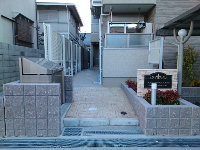 14/20 エントランス