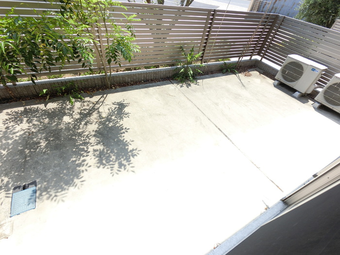 13/19 バルコニー