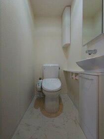 14/16 トイレ
