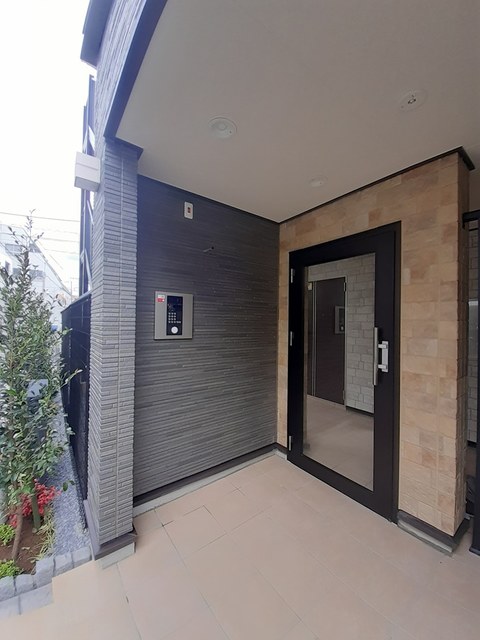 14/20 エントランス