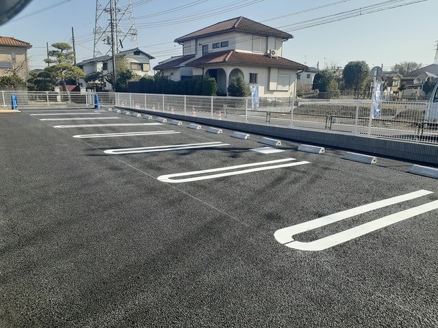 28/30 駐車場