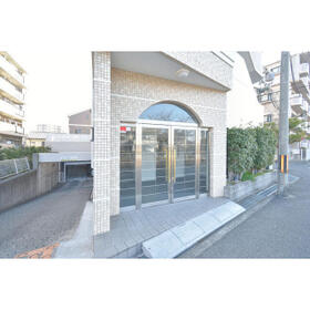 16/16 エントランス