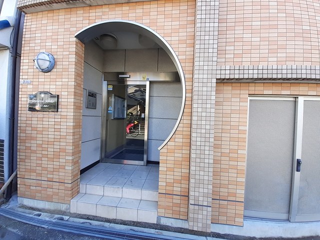 14/20 エントランス