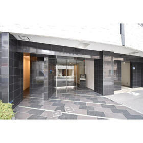 16/16 エントランス