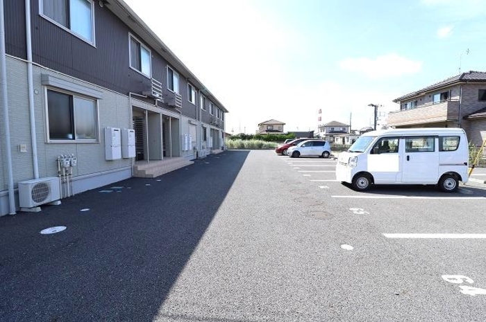 18/18 駐車場