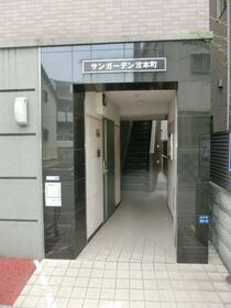 16/22 エントランス