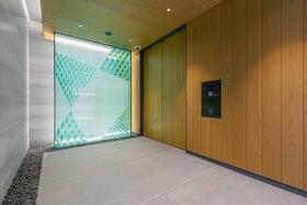 16/16 エントランス