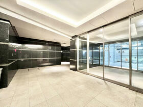 17/18 エントランス