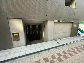 13/13 エントランス