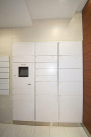 16/17 エントランス