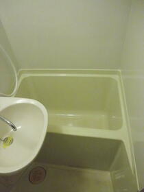 9/10 浴室