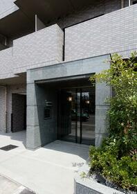 16/16 エントランス