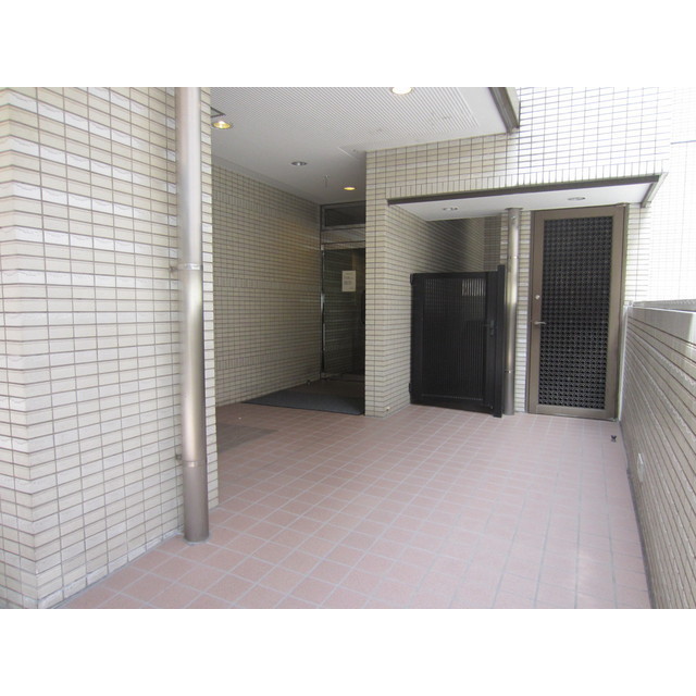 15/18 エントランス