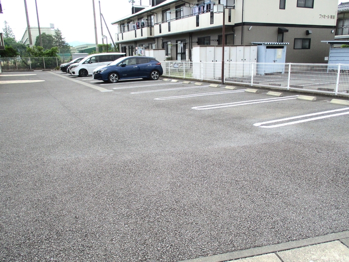 17/23 駐車場