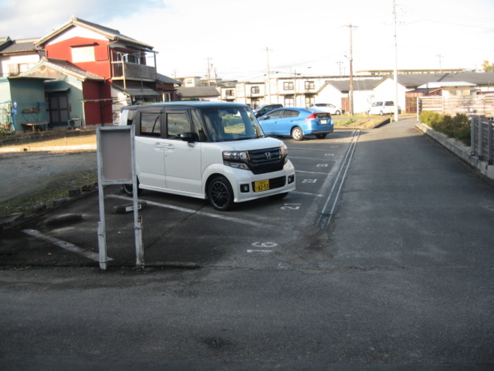 16/19 駐車場