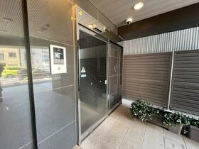 2/2 エントランス