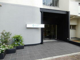 15/18 エントランス