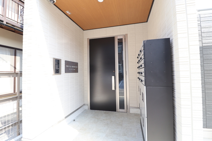 20/23 エントランス