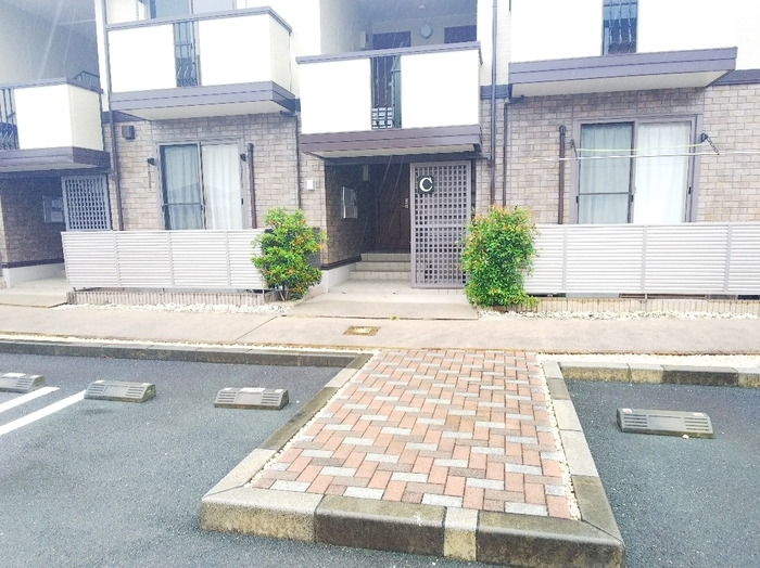 17/30 エントランス