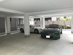 3/3 駐車場