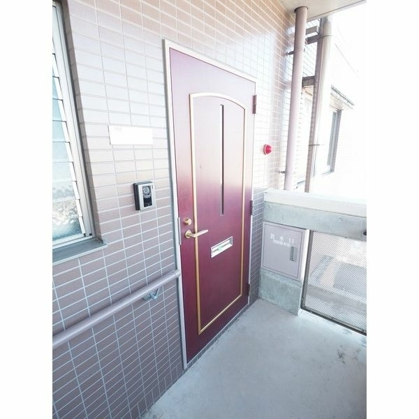 2/4 エントランス