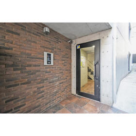 16/26 エントランス