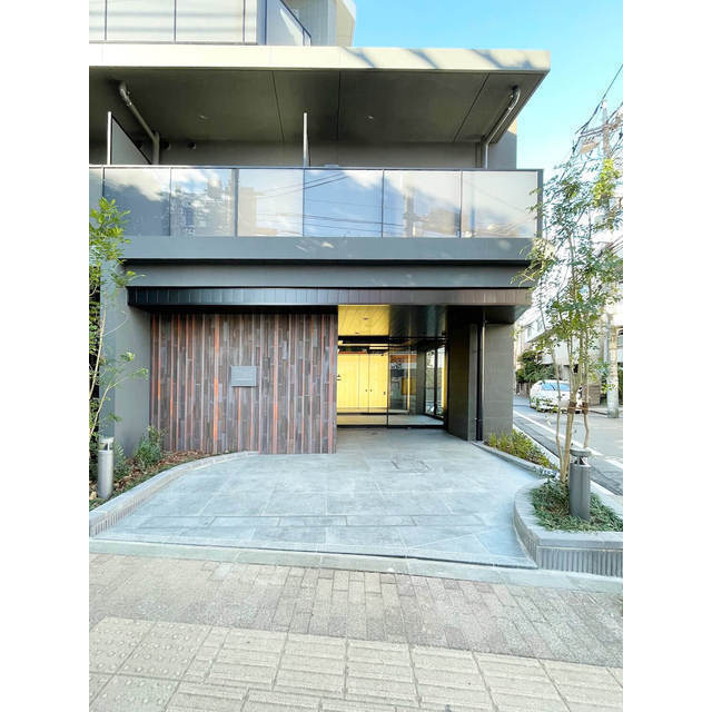 16/27 エントランス