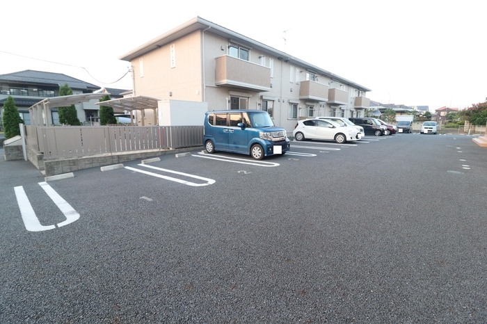 2/3 駐車場