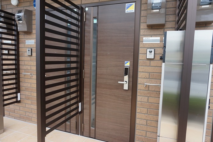 18/24 エントランス