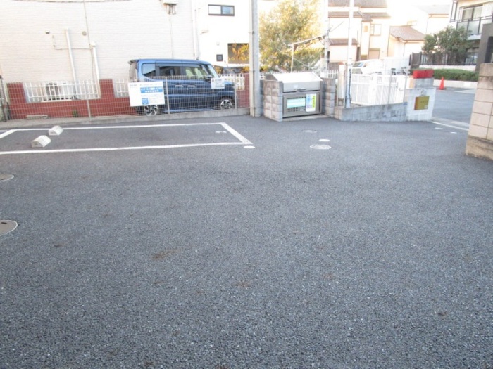 18/20 駐車場