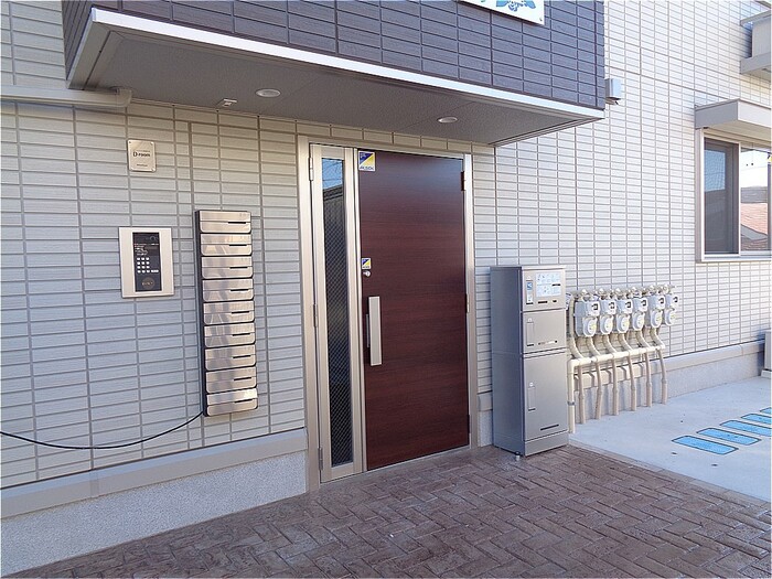 2/3 エントランス